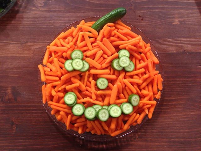Easy Halloween Veggie Tray