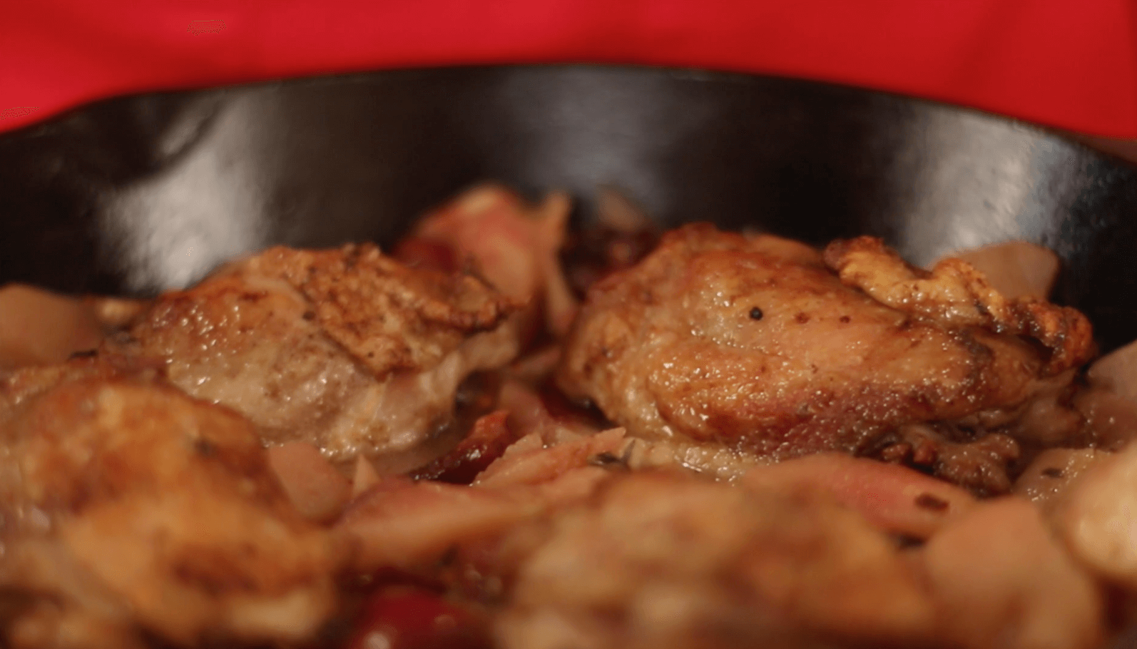 Pan-Roasted-Chicken-Thighs-with-Apples-and-Cherries2