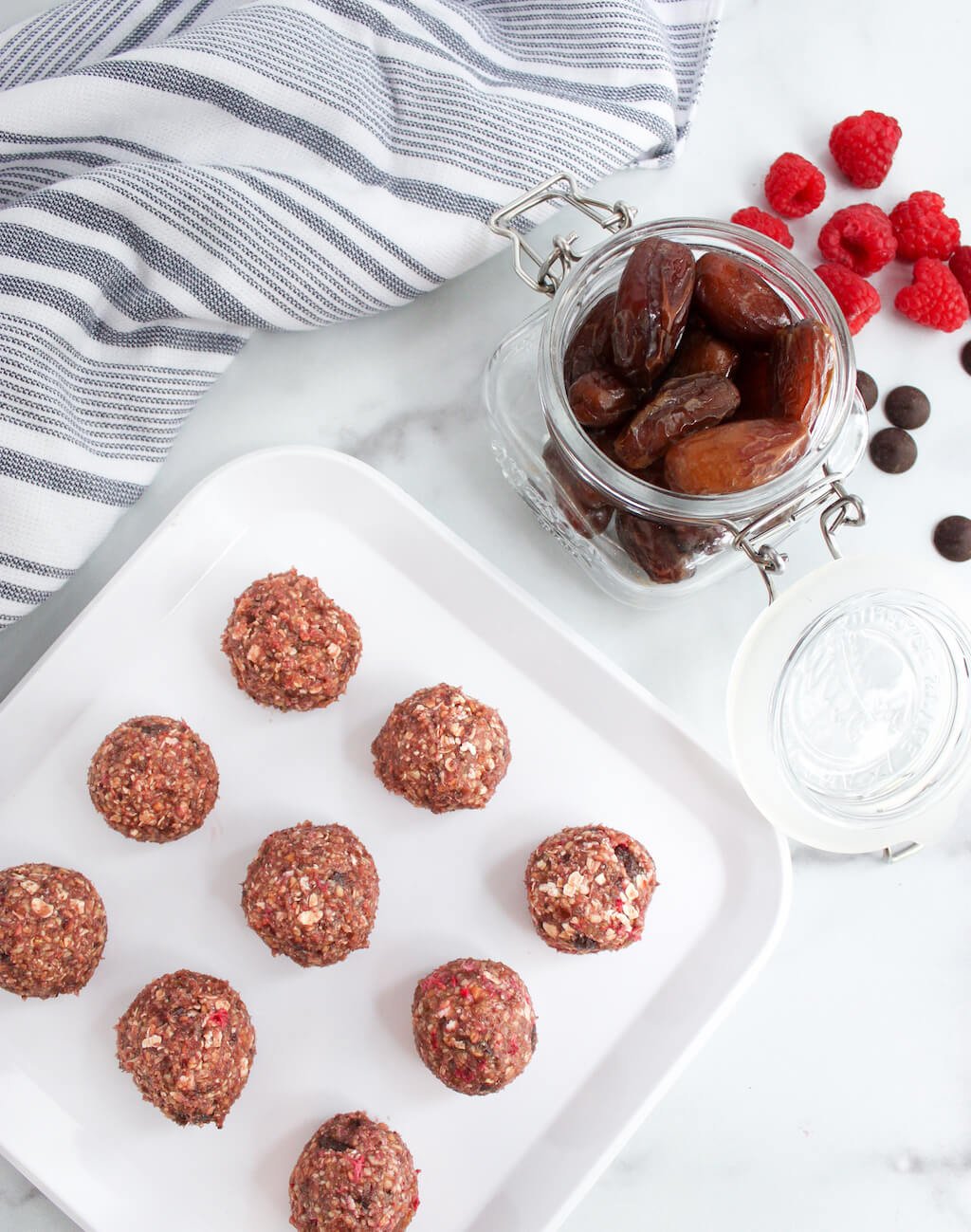 No-Bake Raspberry & Dark Chocolate Energy Bites