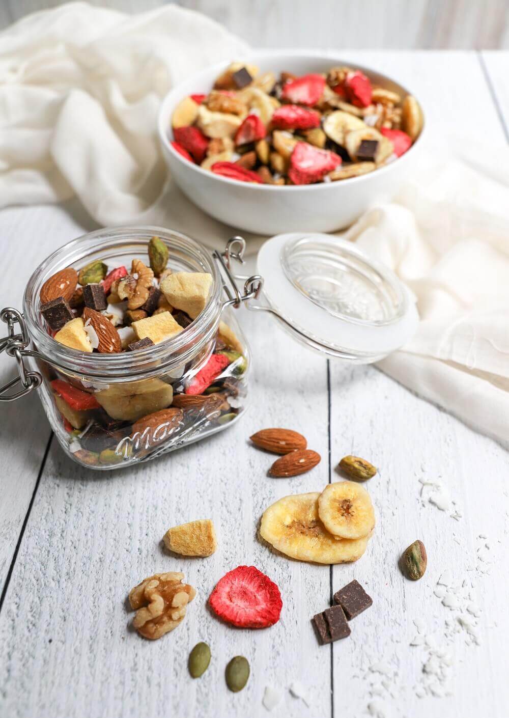 Easy School Lunch Ideas: Homemade Trail Mix