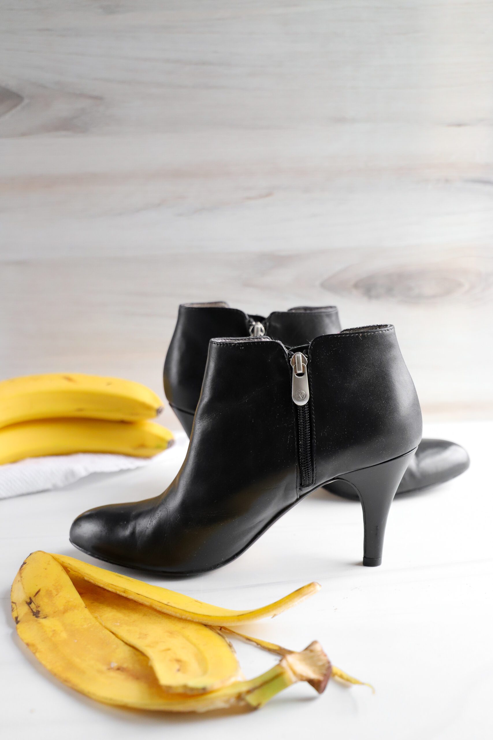 Banana peel shoe polish
