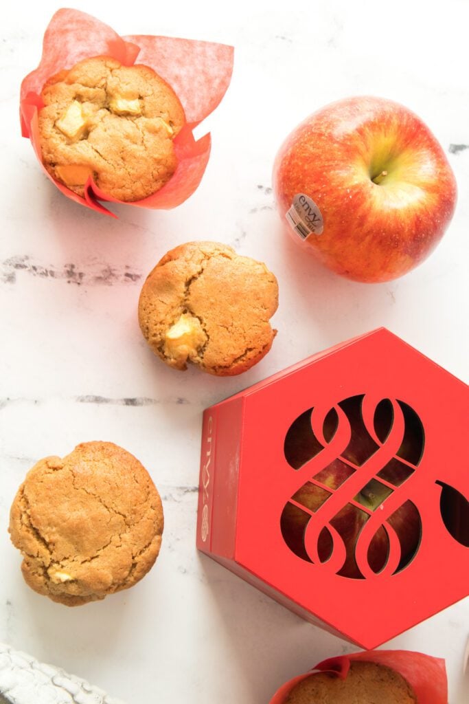 apple blondie cupcakes with envy apples