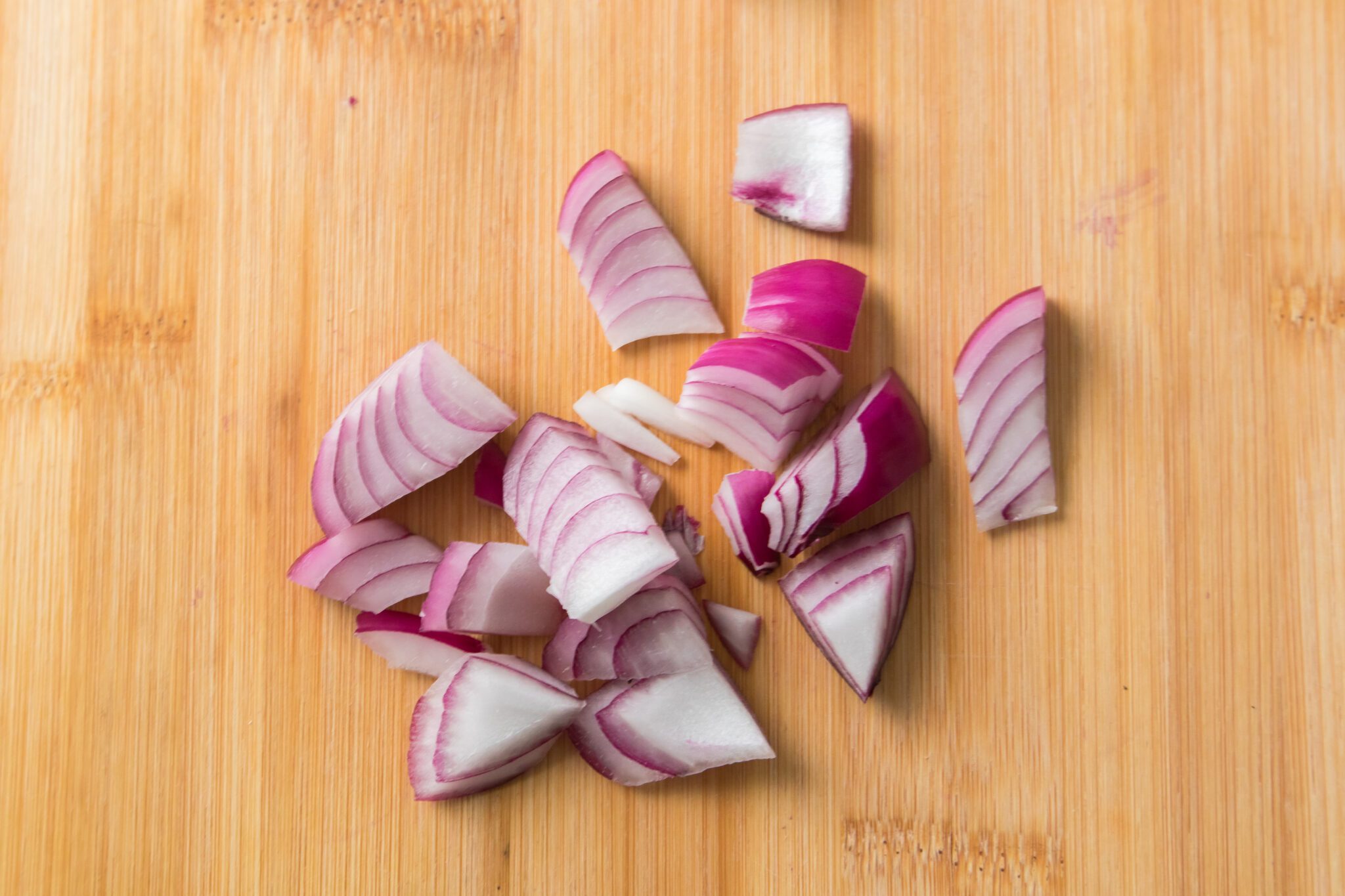 hot to cut an onion