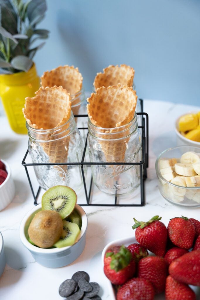 Ingredients: waffle cones, fruits, chocolate