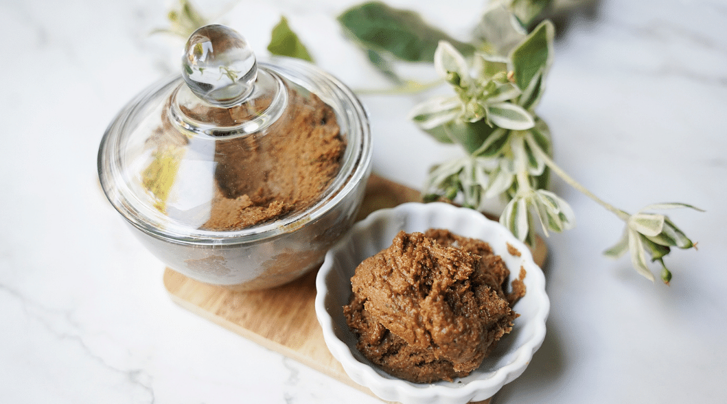 Coconut Sugar Scrub in dish