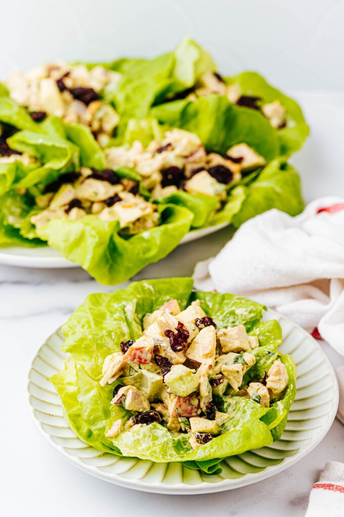How to Eat Lettuce Wraps