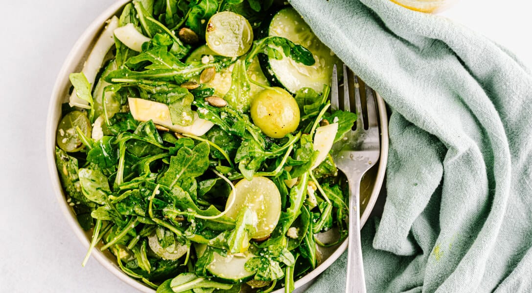 Green Salad with AUTUMNCRISP grapes