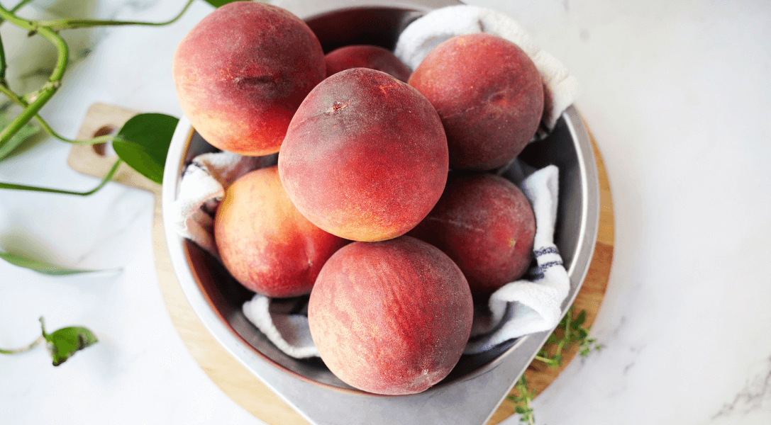 Peaches in a bowl for how to store peaches