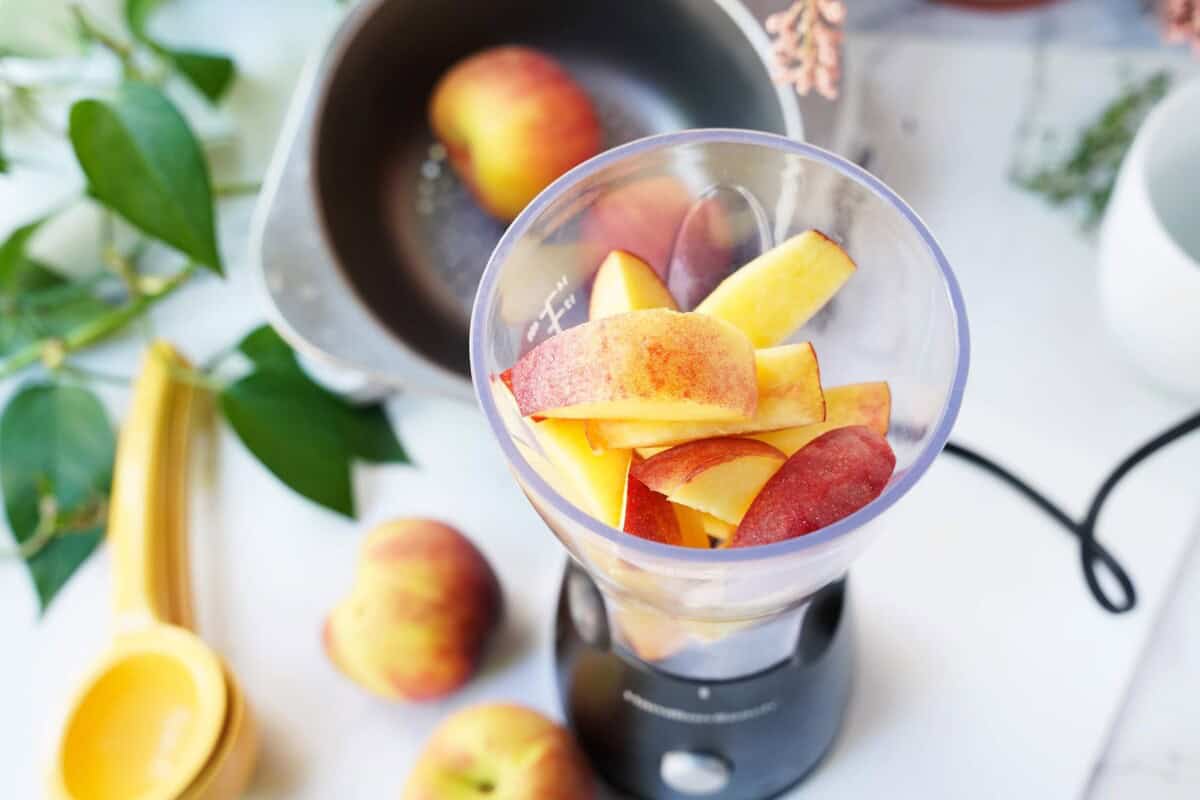 How to Store Peaches in a Blender