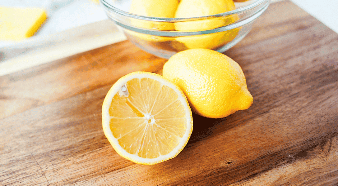 Lemon and cutting board