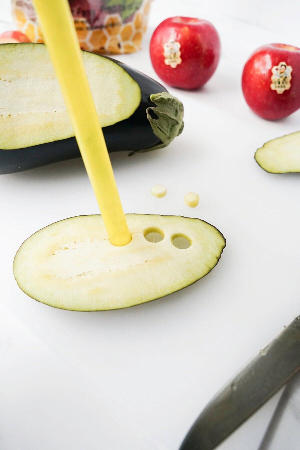 Use a straw to dress up your honey bee apple snack