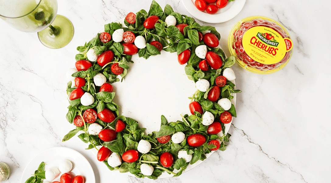 Overhead view of the Caprese wrweawth with NatureSweet Glorys in the picture
