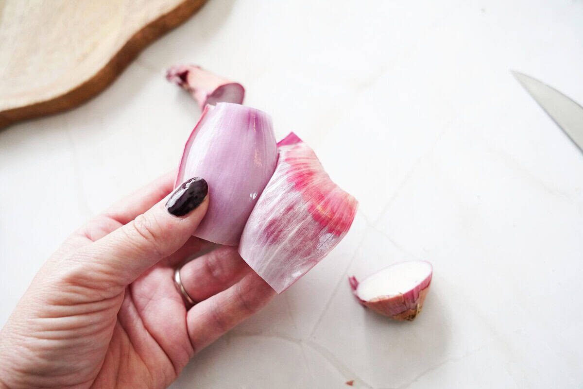 peeling shallot