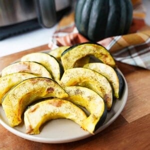 Pieces of Air Fryer Suqsah on plate